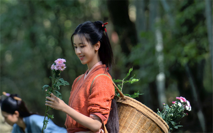       陈都灵大型古装史诗剧《浣溪沙》杀青   演绎经典美人角色郑旦引期待