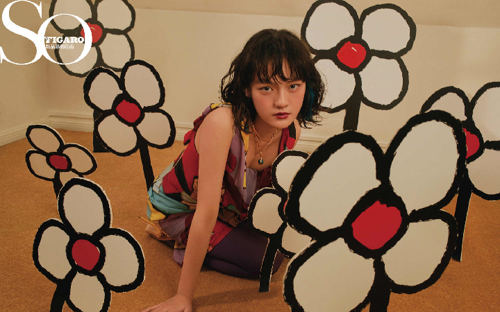 文淇新封面开运红妆容出镜！时光机少女慵懒鬼马
