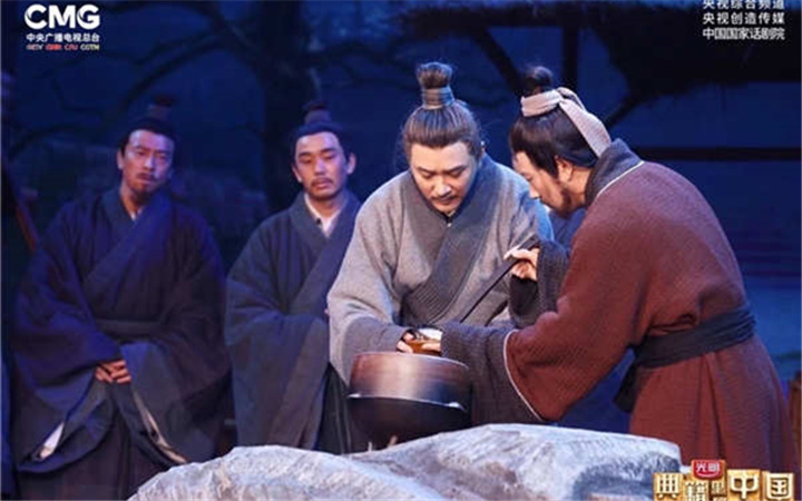 王仁君沉浸演绎《典籍里的中国》 引经据典传承民族文化